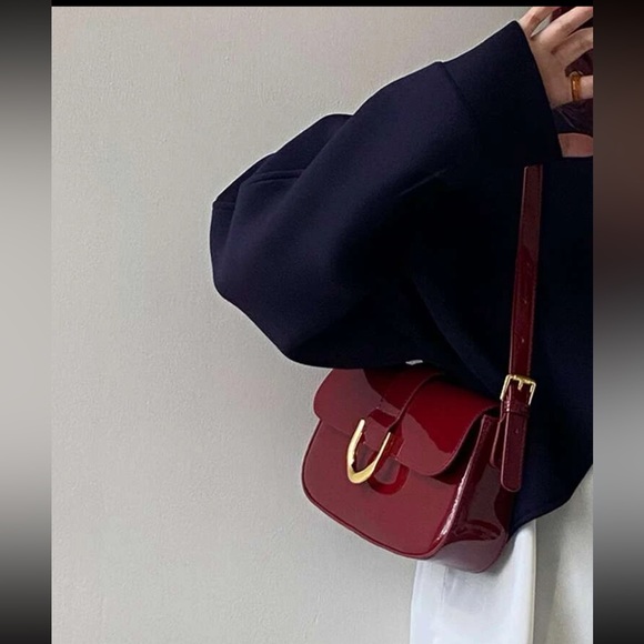 Burgundy / maroon / dark red / wine color adjustable patent gold buckle bag - Picture 14 of 15